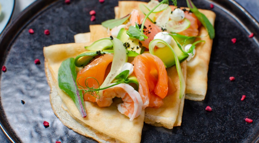 10 оригинальных начинок для блинов на Масленицу