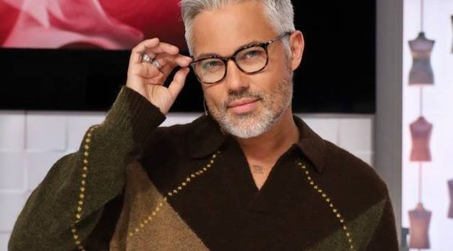 Александр Рогов рассказал о модных сочетаниях трендового оттенка 2025 года