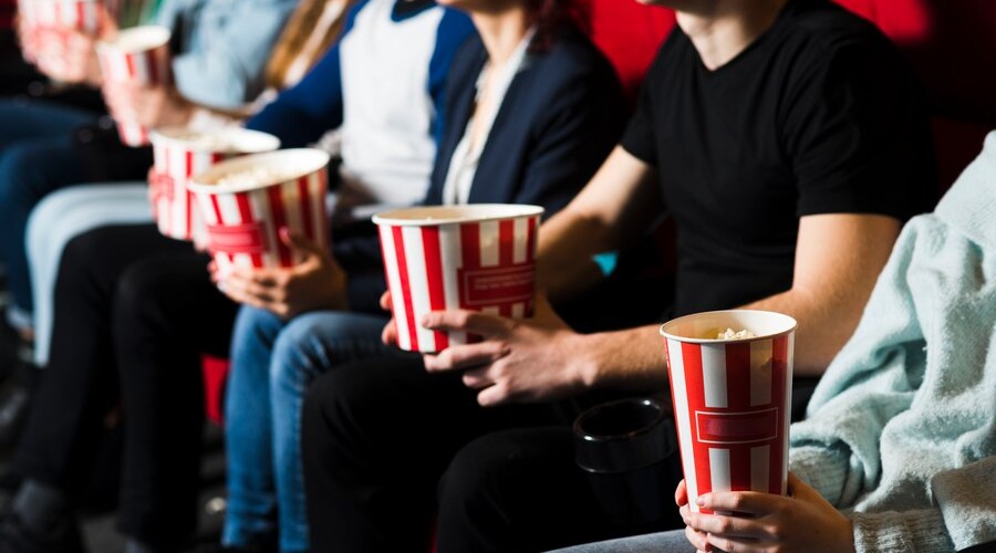 Топ-10 российских фильмов февраля в кинотеатрах России