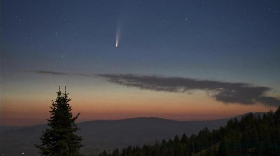 Метеорит упал на крыльцо жилого дома в Канаде