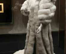 Самую дорогую шубу в России продали за 34 млн рублей