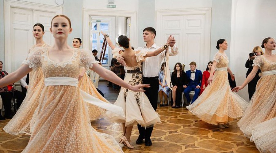 Студенческий бал в Богородицком дворце-музее