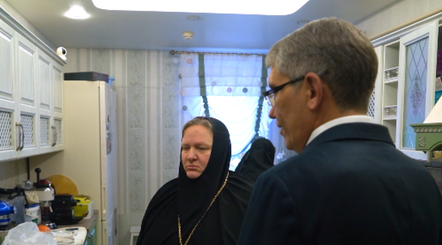 Дмитрий Миляев посетил тульский приют для девочек