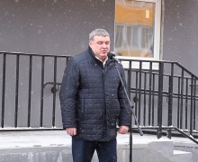 Жителям аварийных домов посёлка Ленинский вручили новые квартиры 