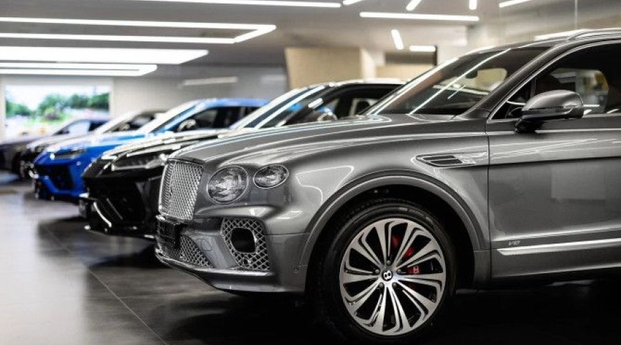 Назван лидер новых люксовых автомобилей в РФ